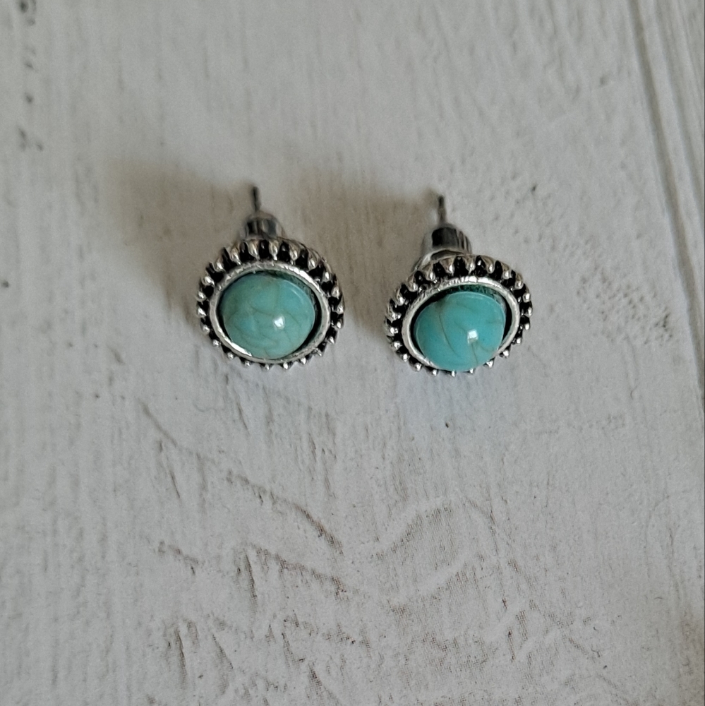 Fashion Silver Tourqouise Round Earrings.